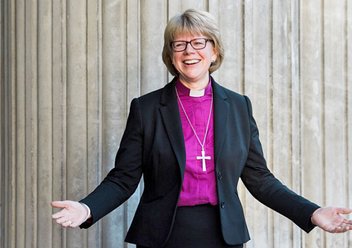 Porträtfoto von Sarah Mullally, der designierte Erzbischöfin von Canterbury